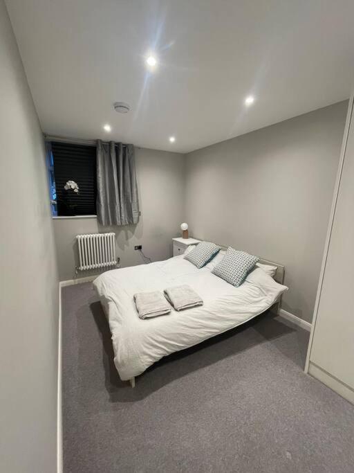 Marvellous New Build 2 Bed Flat - 1 Ophelia Court Epsom Exterior foto