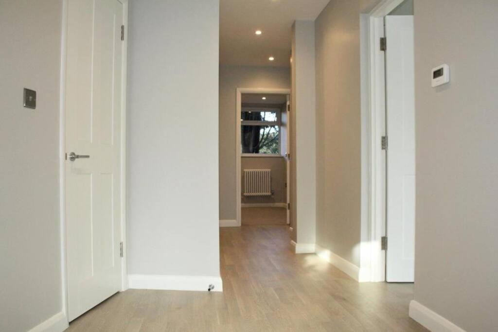 Marvellous New Build 2 Bed Flat - 1 Ophelia Court Epsom Exterior foto